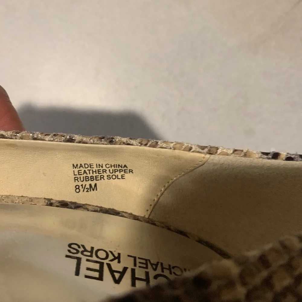 Michael Kors Beige Snakeprint Leather Pumps sz 8.5 M
